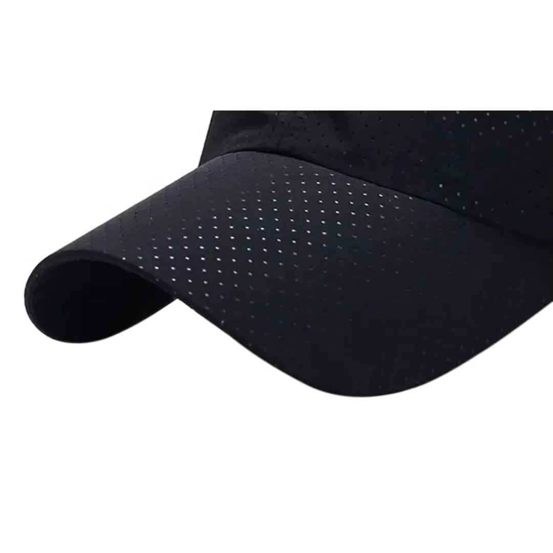 Boné Esportivo Dry Fit com Proteção Solar | Casualle Sport III, detalhe da aba curva flexível e material respirável