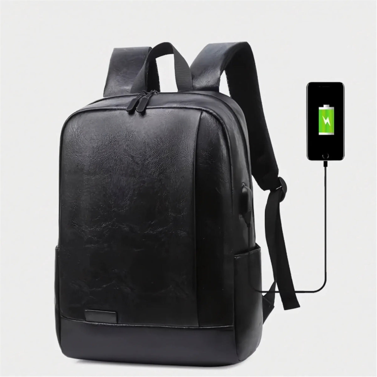 Mochila Executiva Masculina de Couro para Notebook Imperialle Smart preta, carregando o celular pela porta USB