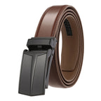 Cinto enrolado com fivela catraca à vista