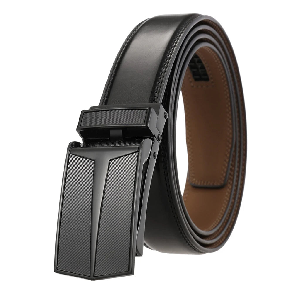 Cinto enrolado com fivela catraca à vista