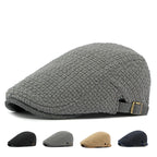 Boina Masculina Inglesa Flat Cap Ajustável Casualle Bristol cinza em vista lateral, com as 4 cores disponíveis