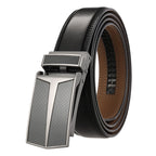 Cinto enrolado com fivela catraca à vista