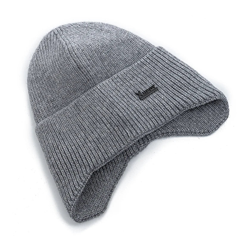 Gorro Unisex com Protetor de Orelha | Casualle Comfort na cor cinza, com fundo branco