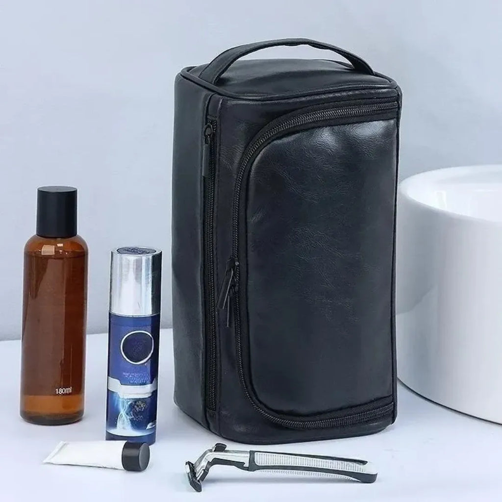 necessaire basicalle go junto a diversos itens de higiene, com ampla capacidade de armazenamento