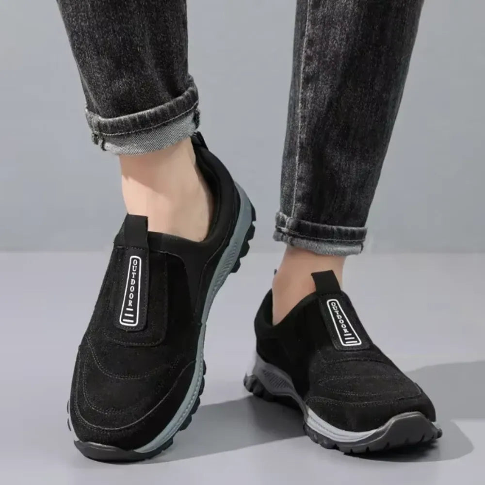Tênis Casual Masculino Slip-On em Camurça Respirável com Solado Antiderrapante | Basicalle